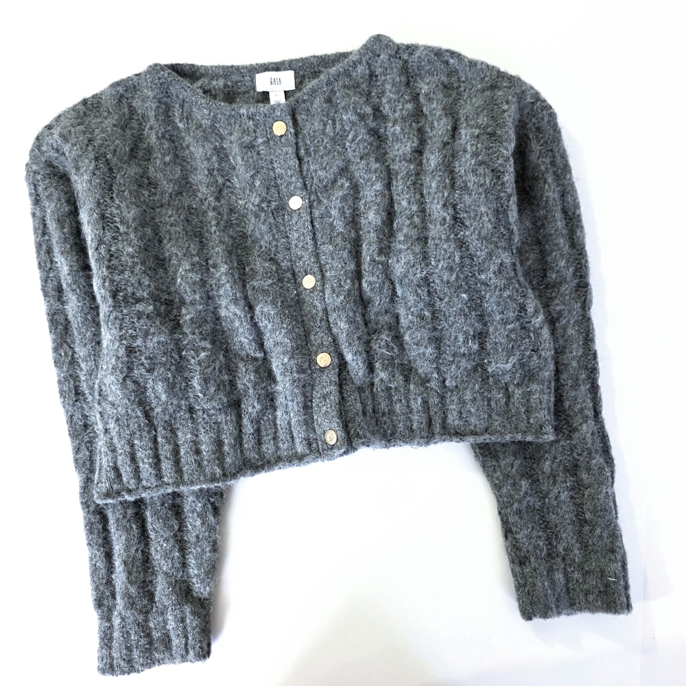 Gaia x Gap Collaboration Crop Cable Knit Large Button Up Cardigan Gray Sweater